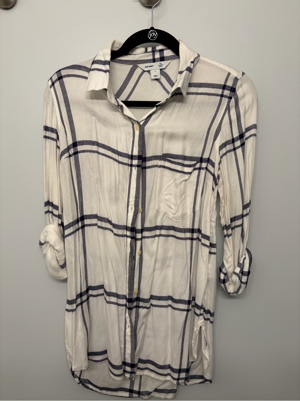 Old Navy White and Navy Plaid Button-Up Shirt
